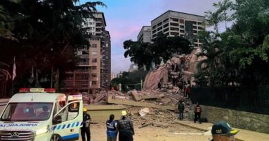 Son Santafecinos,mas de 40 bomberos,especializados y capacitados en catástrofes,viajan a Venezuela.